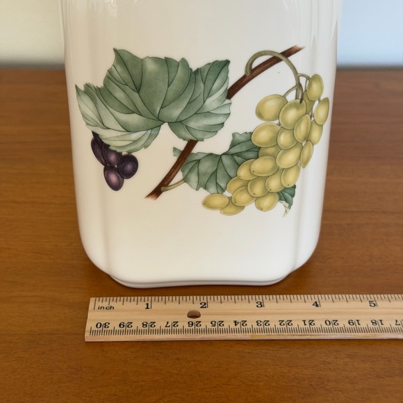 Noritake Casual Gourmet White Grape 🍇Plum Peach 🍑 Raspberry Ceramic Jar Canister - Picture 11 of 11